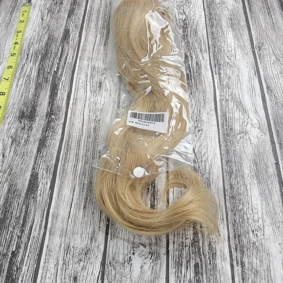 Medium Blonde Claw Clip Ponytail Wig - Picture 5 of 7